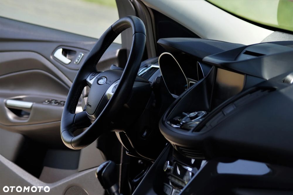 Ford Kuga - 2