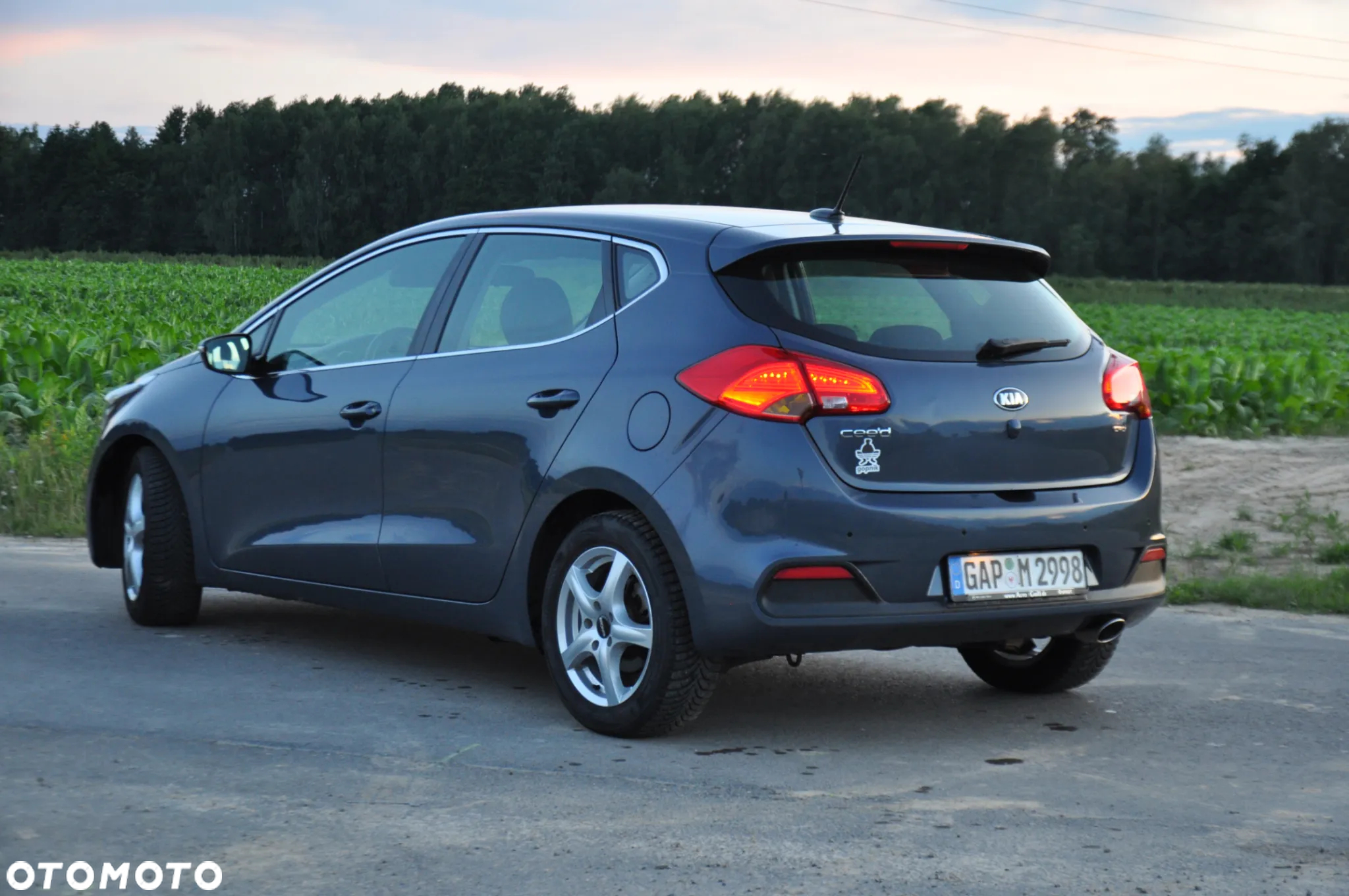 Kia Ceed 1.6 CRDi 128 Fifa World Cup Edition - 4