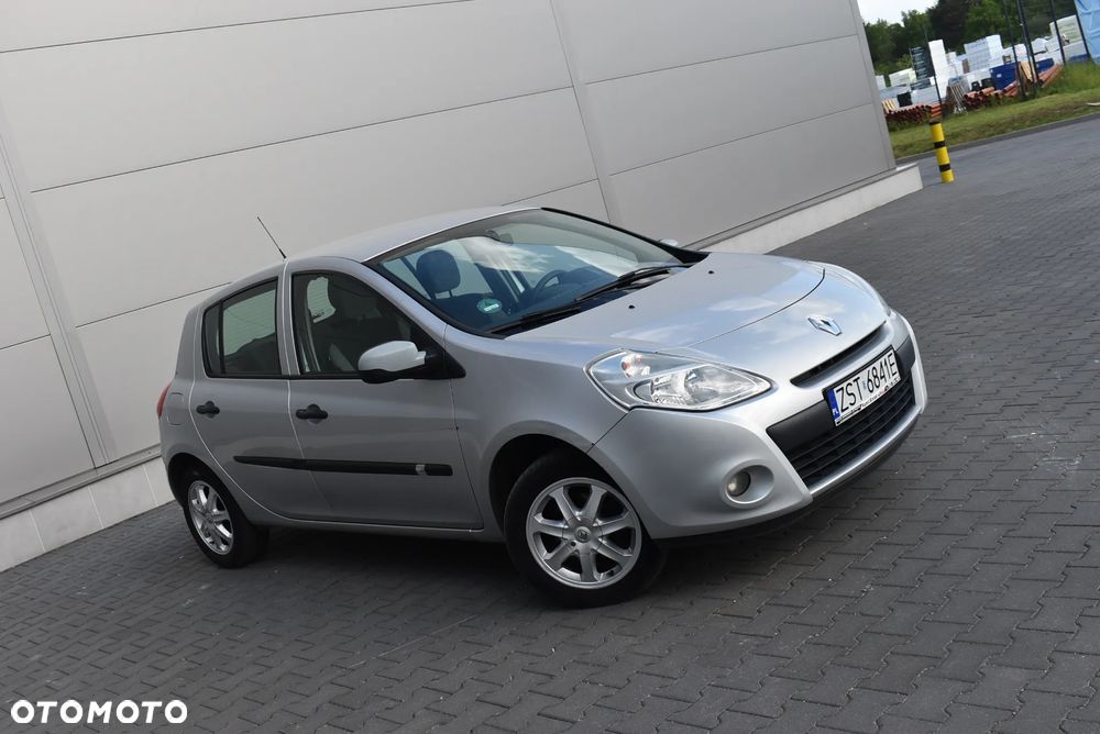 Renault Clio - 32