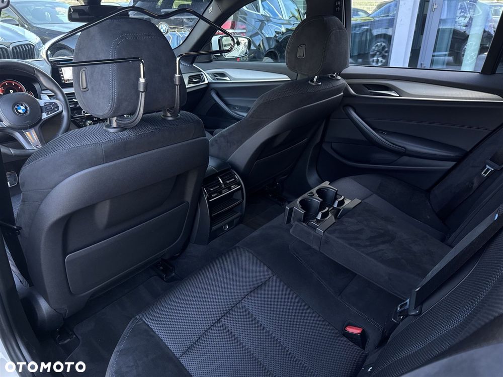 BMW Seria 5 520d xDrive - 22