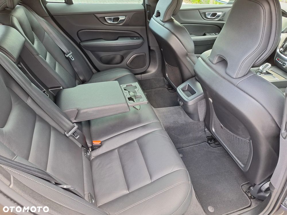 Volvo V60 B4 D Inscription - 19