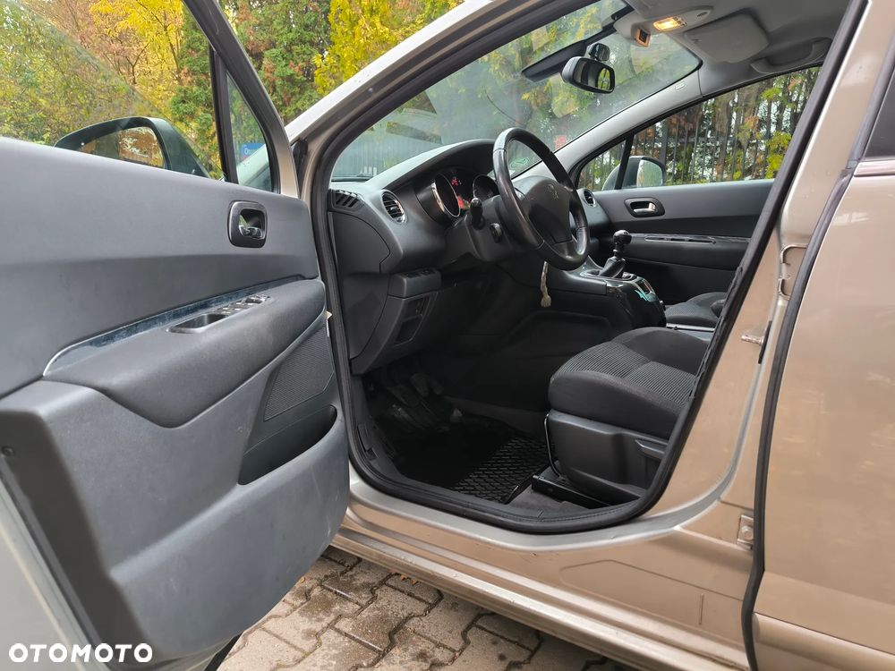 Peugeot 5008 - 23