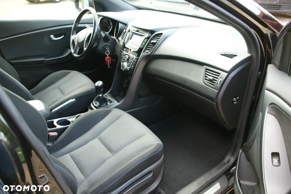 Hyundai i30 1.4 Passion - 16