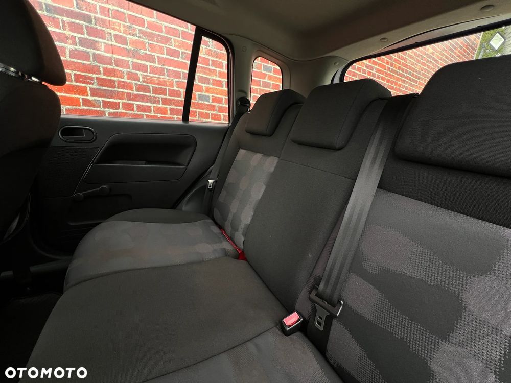 Ford Fusion - 16