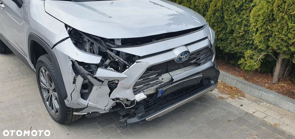 Toyota RAV4 - 6