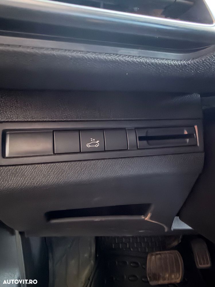 Peugeot 3008 PureTech 130 Stop & Start GPF EAT8 Allure - 19