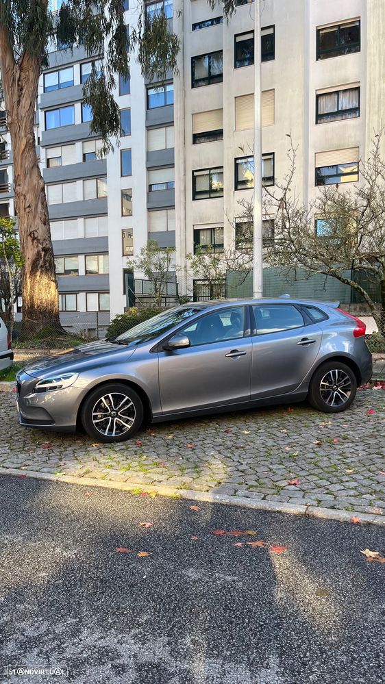 Volvo V40 2.0 D3 Momentum Geartronic - 6