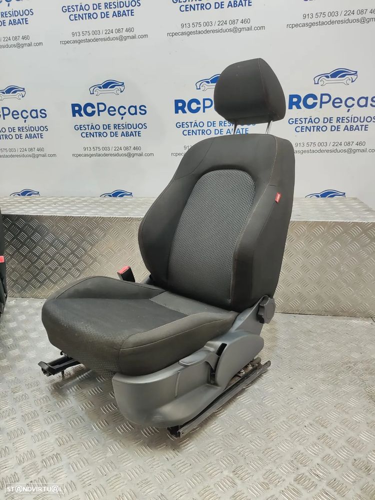 Conjunto Bancos Frontais Frente em Tecido Seat Ibiza 6J 6J1 6J5 Mk4 2008 - 2017 - 11