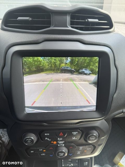 Jeep Renegade - 15