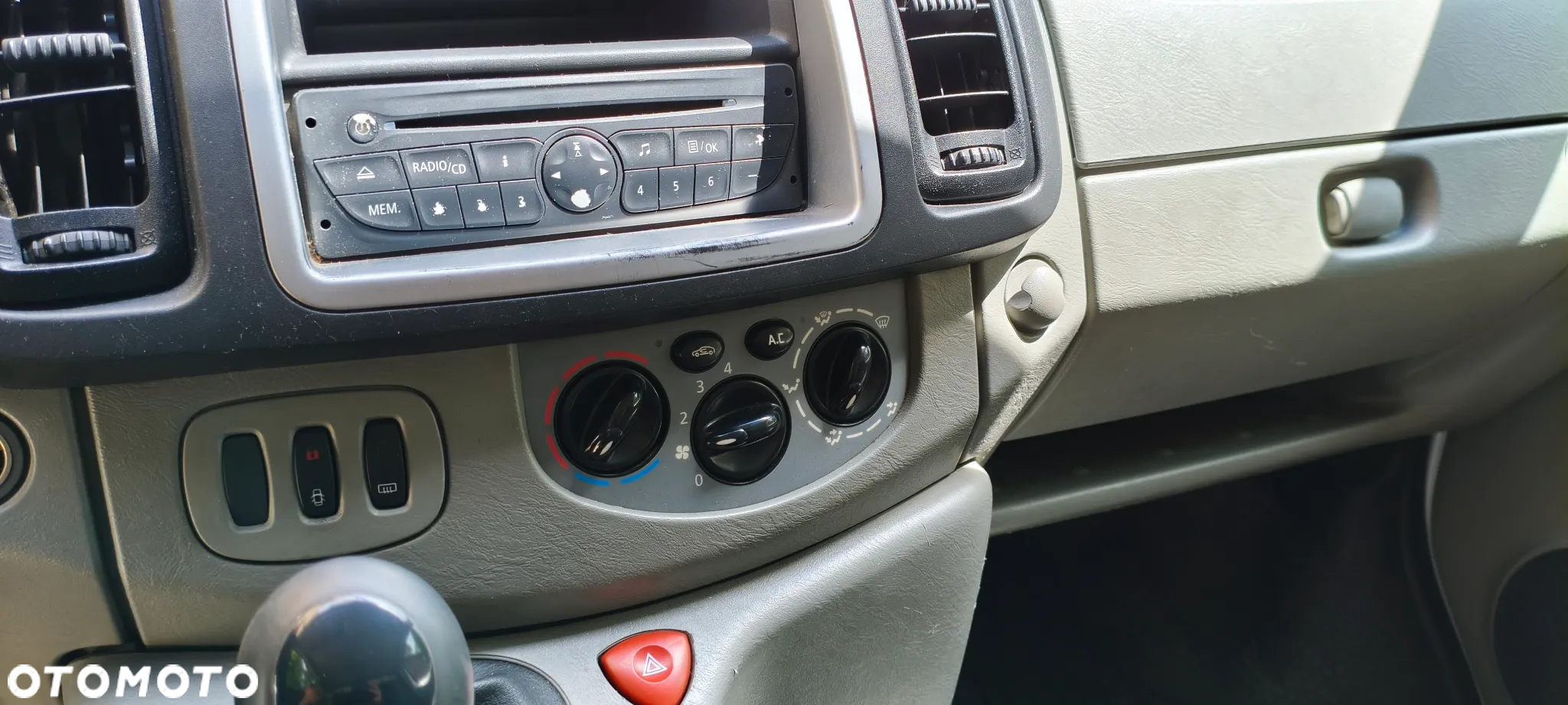 Opel Vivaro - 14