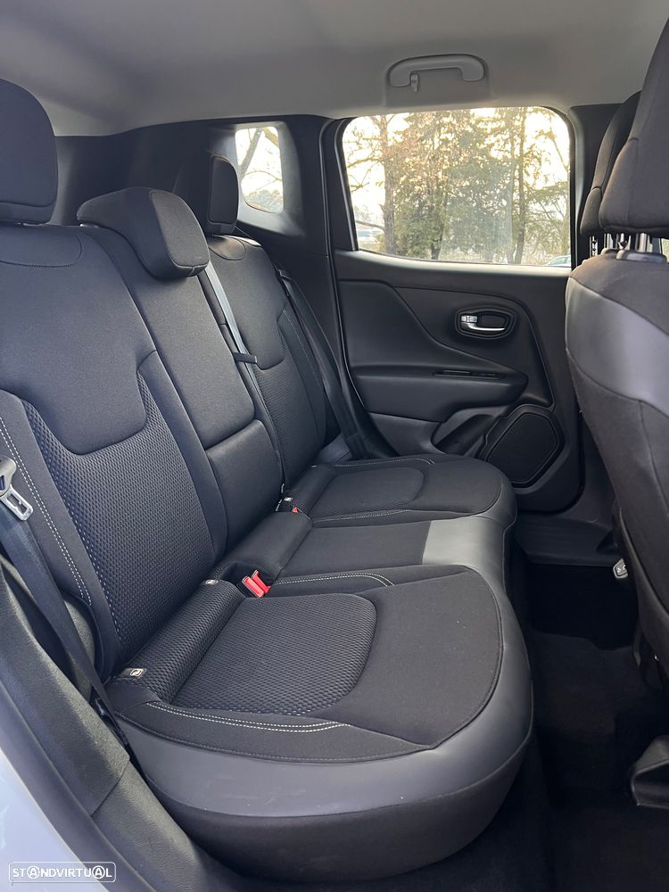 Jeep Renegade 1.0 T Limited - 12