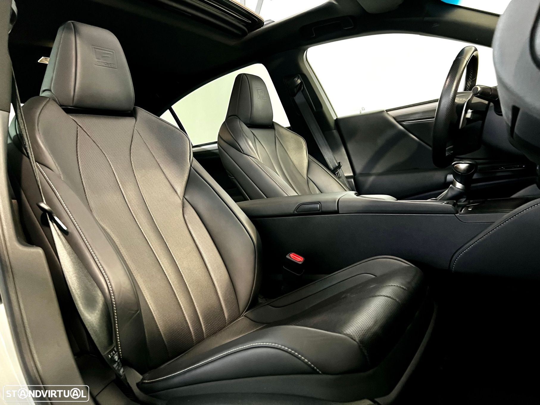 Lexus es-300h F Sport+ - 48