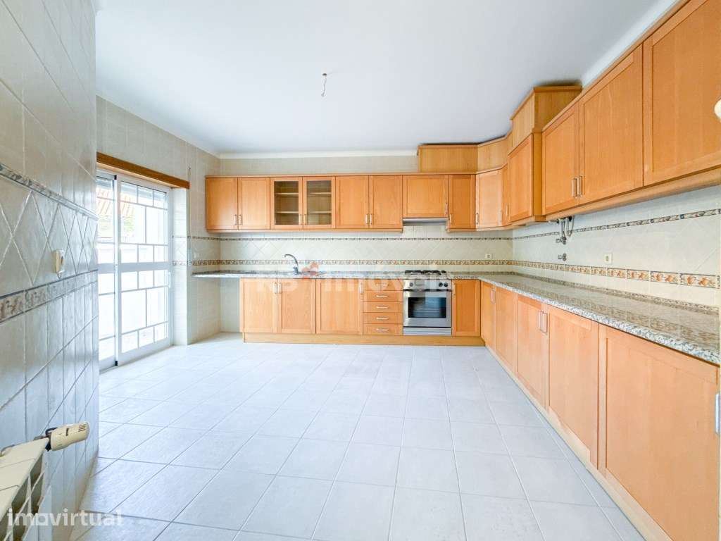Apartamento T3+3 Duplex com terraço e garagem, no Entroncamento - Grande imagem: 3/42