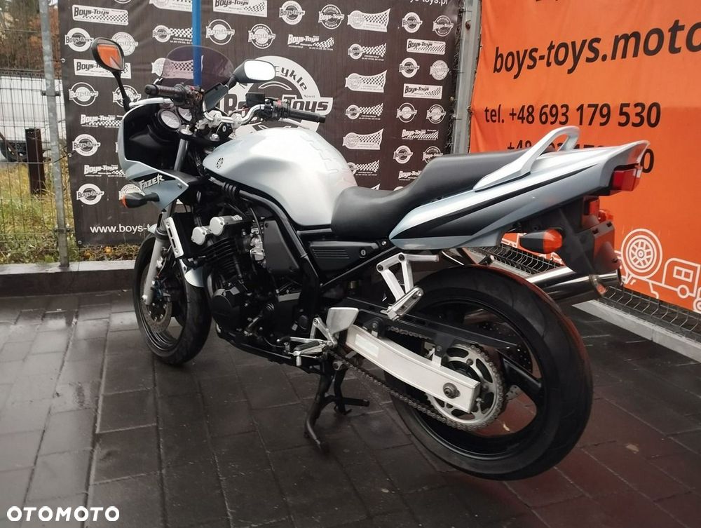 Yamaha FZS - 2