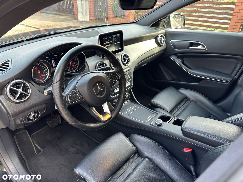 Mercedes-Benz CLA 200 d 4Matic 7G-DCT AMG Line - 23