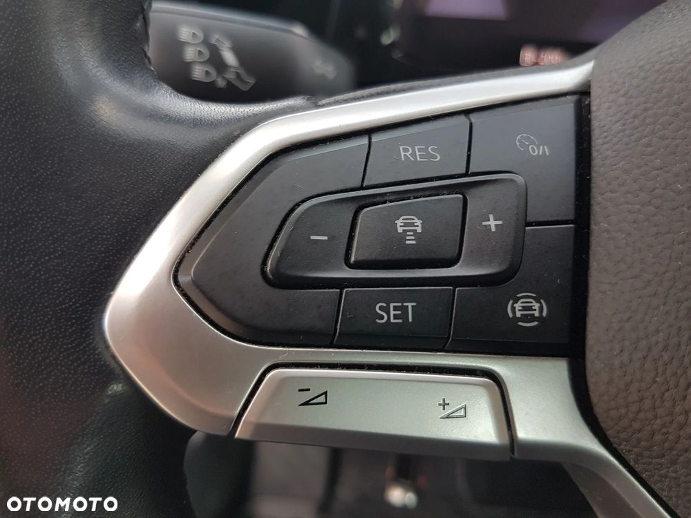 Volkswagen Golf 2.0 TDI Life - 12