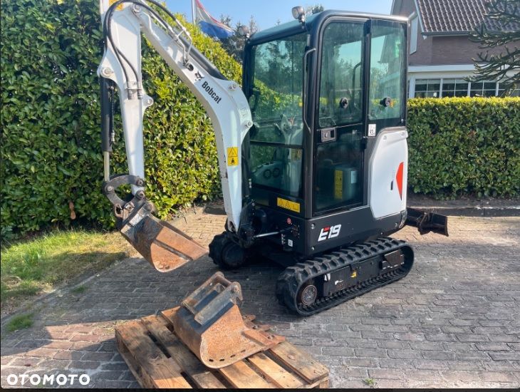 Bobcat E19 , minikoparka ROK 2021 z 4 łyżkami - 2