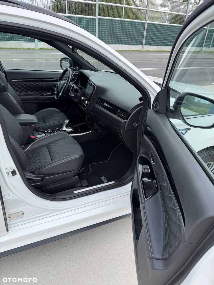 Mitsubishi Outlander - 7