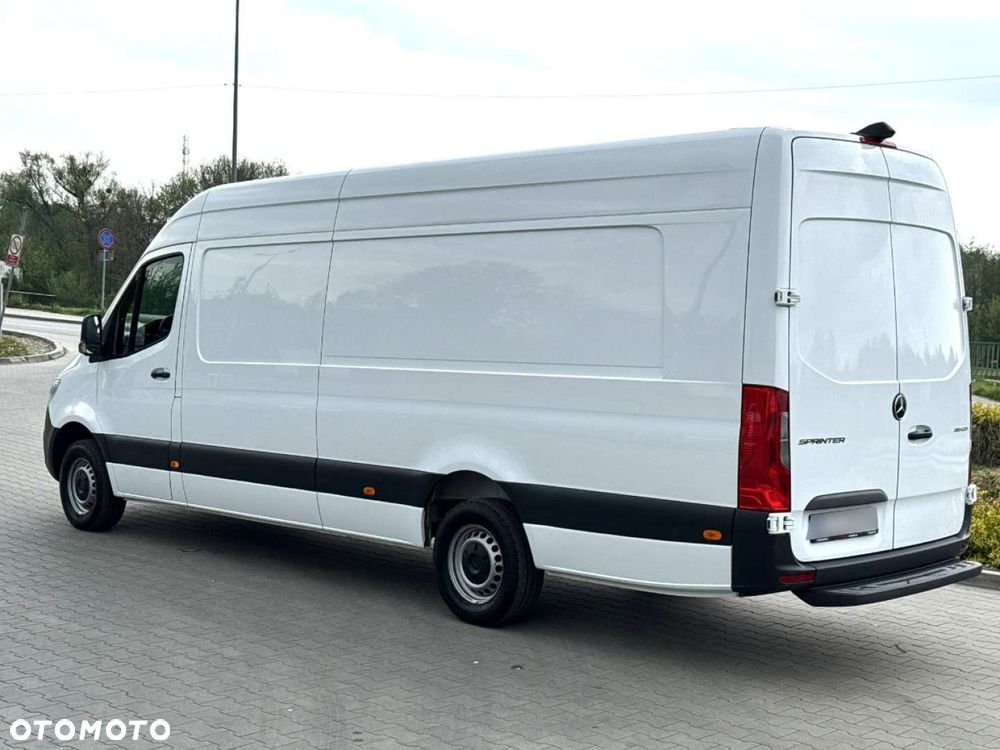 Mercedes-Benz Sprinter - 2