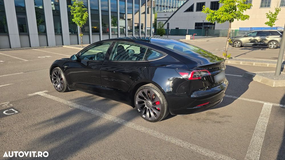Tesla Model 3 - 4