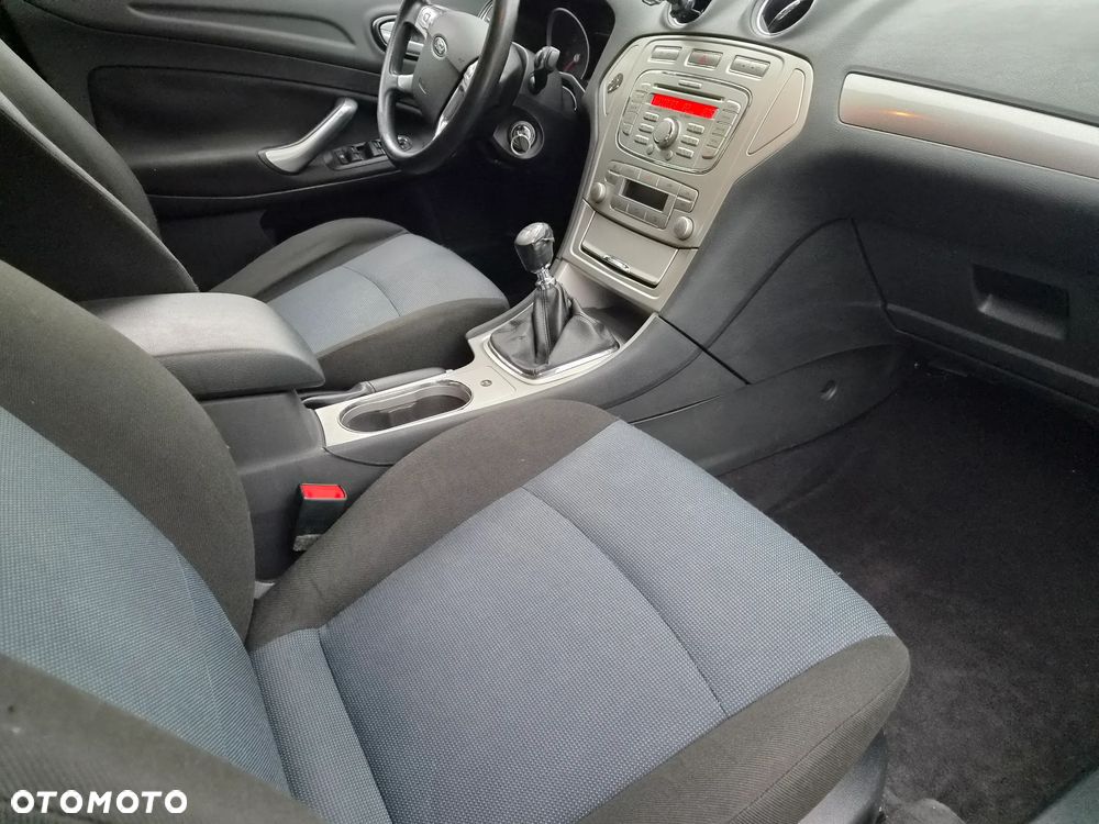 Ford Mondeo 1.8 TDCi Ghia - 5