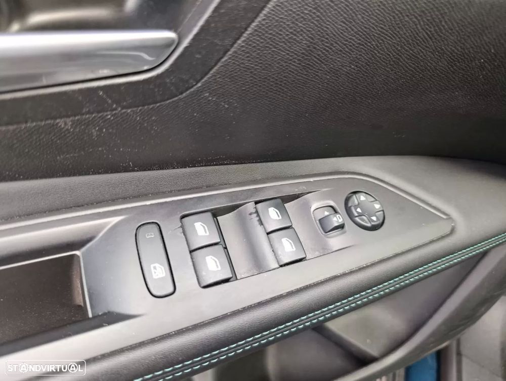 Peugeot 3008 1.6 Hybrid Allure e-EAT8 - 5