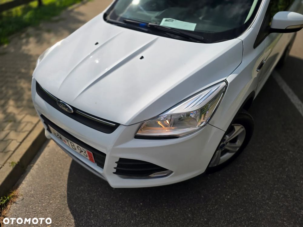 Ford Kuga 2.0 TDCi 2x4 Titanium - 37