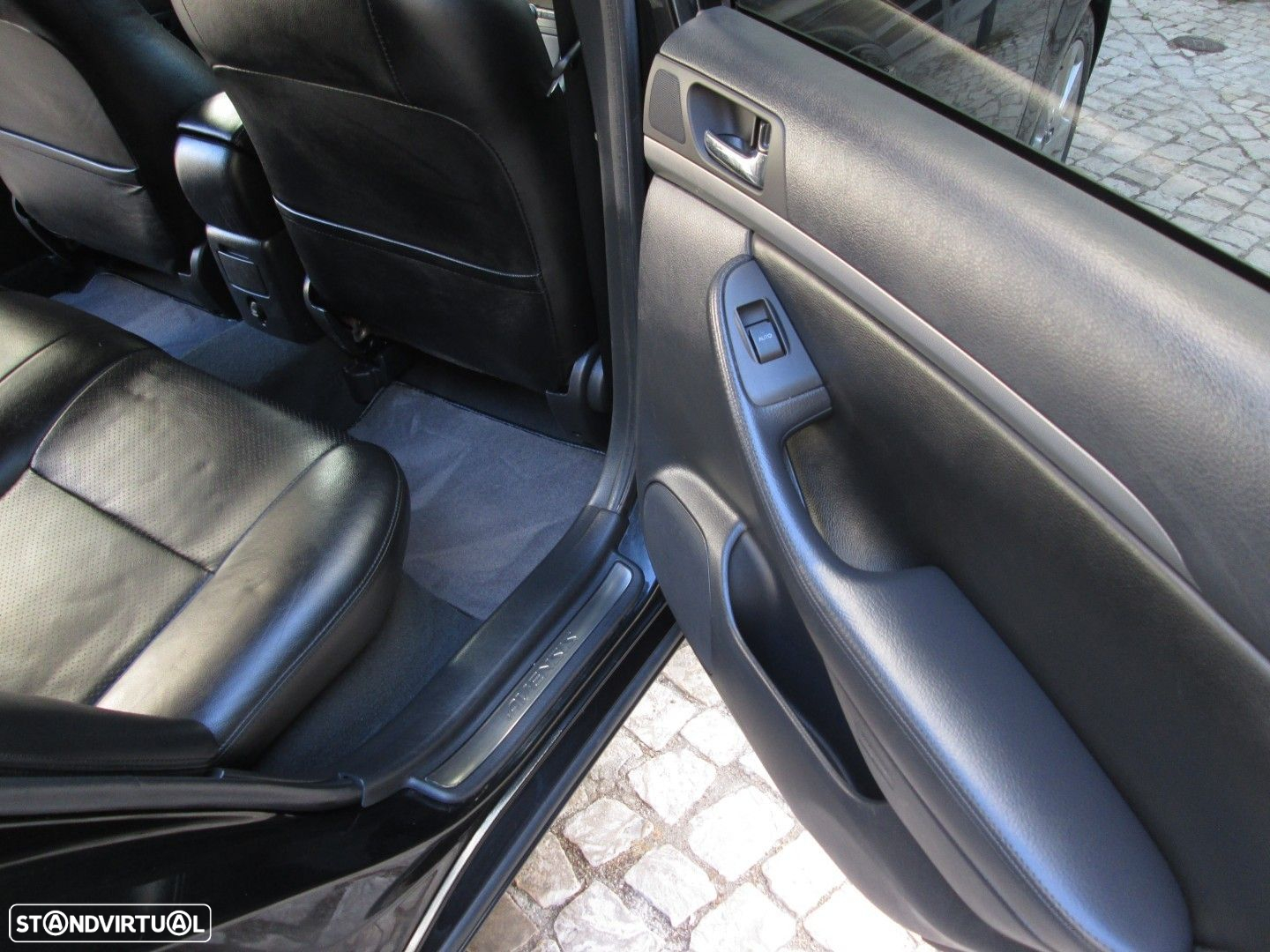 Toyota Avensis SW 2.0 D-4D Sol+GPS - 17