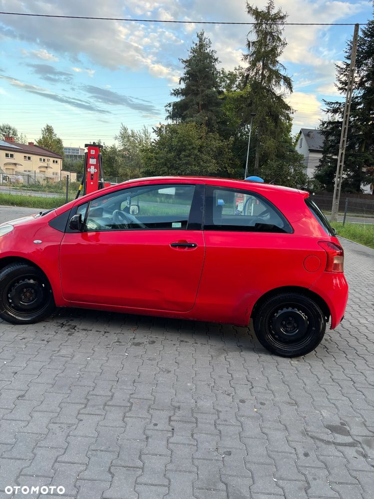 Toyota Yaris 1.0 Luna - 4