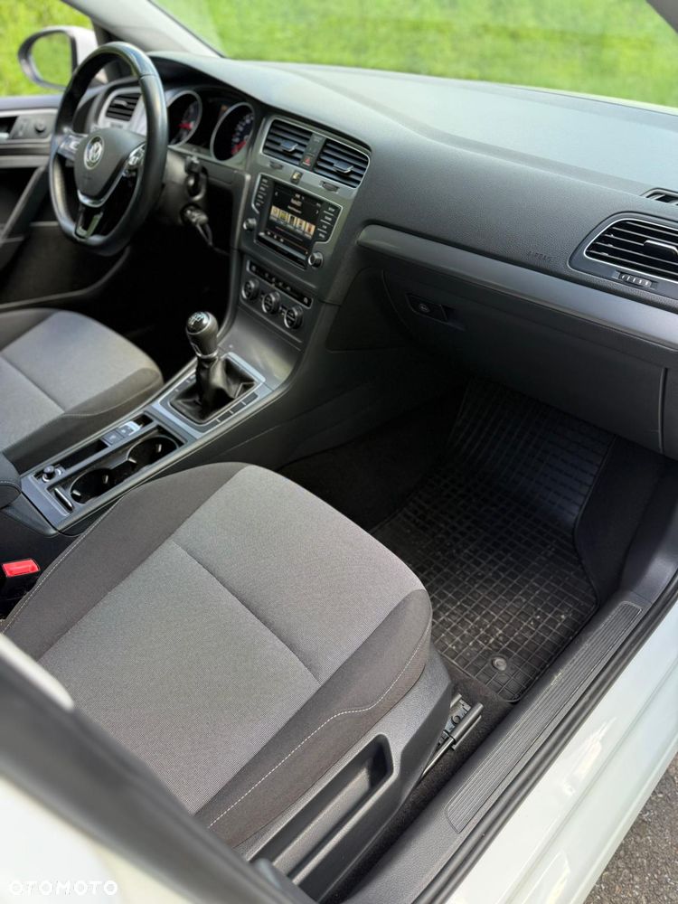 Volkswagen Golf 1.6 TDI BlueMotion Technology Lounge - 17
