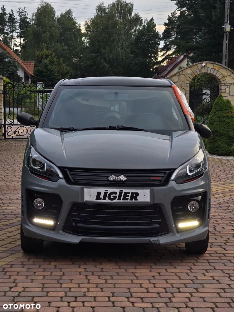 Ligier JS50 - 5