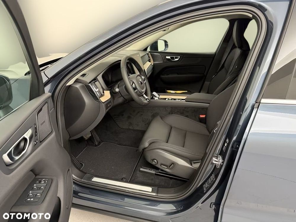 Volvo XC 60 T6 Plug-In Hybrid AWD Plus Bright - 16