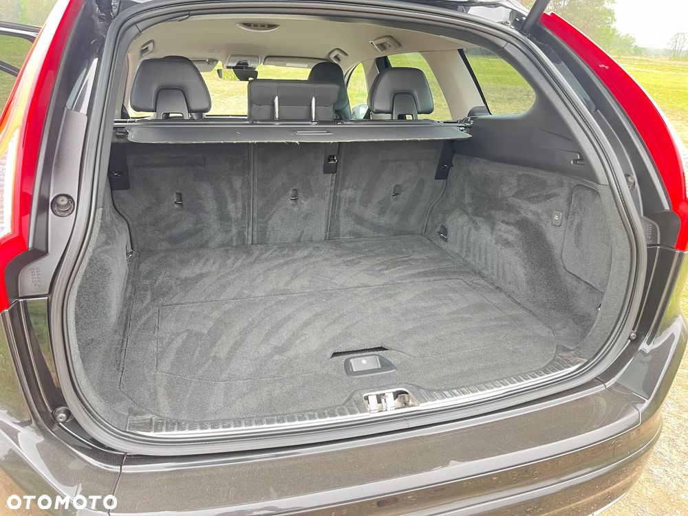 Volvo XC 60 D5 AWD Momentum - 13
