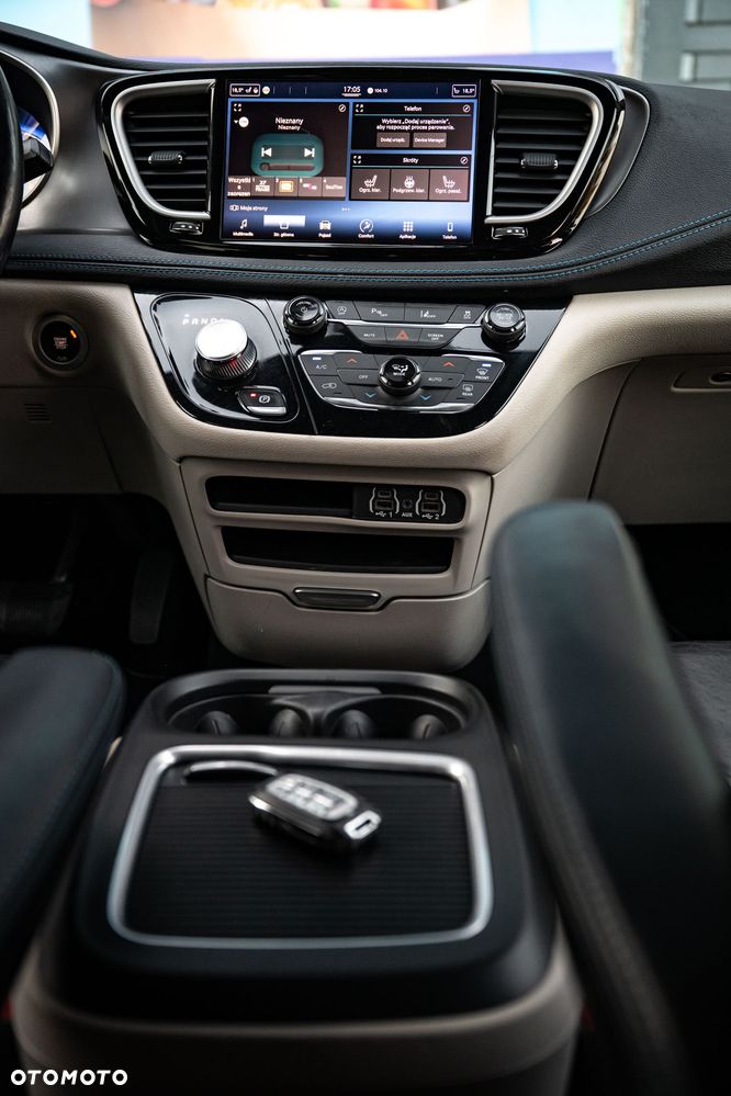 Chrysler Pacifica - 13