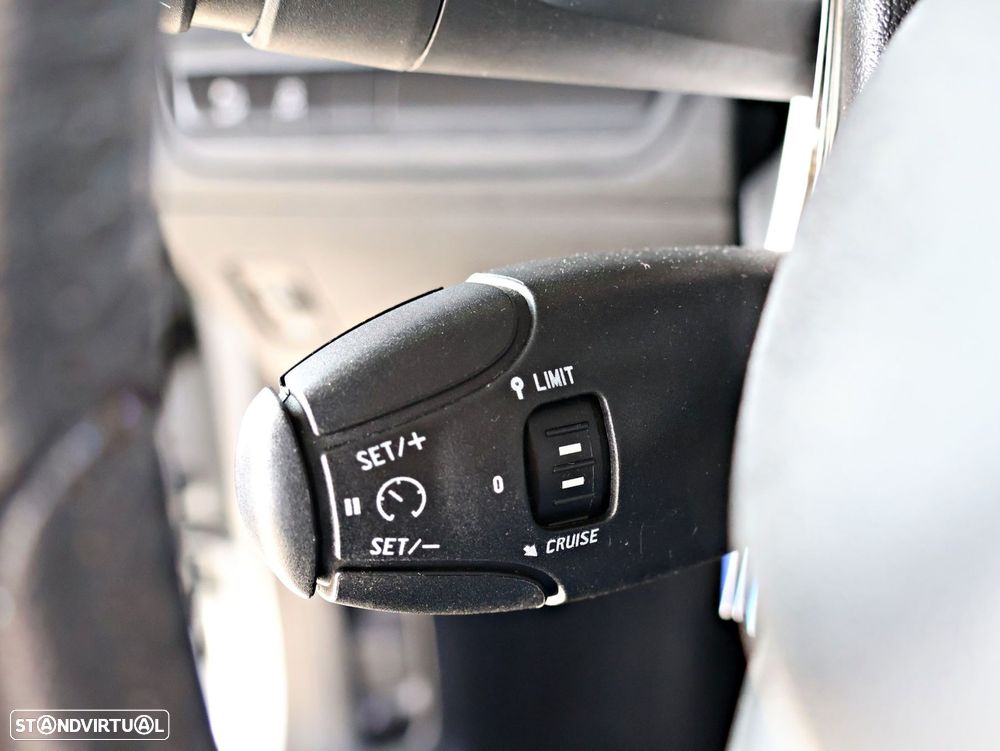 Peugeot 208 1.6 BlueHDi Style - 48