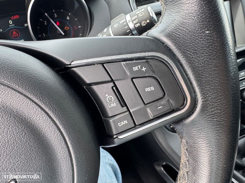 Jaguar F-Pace 2.0 i4D Pure - 17