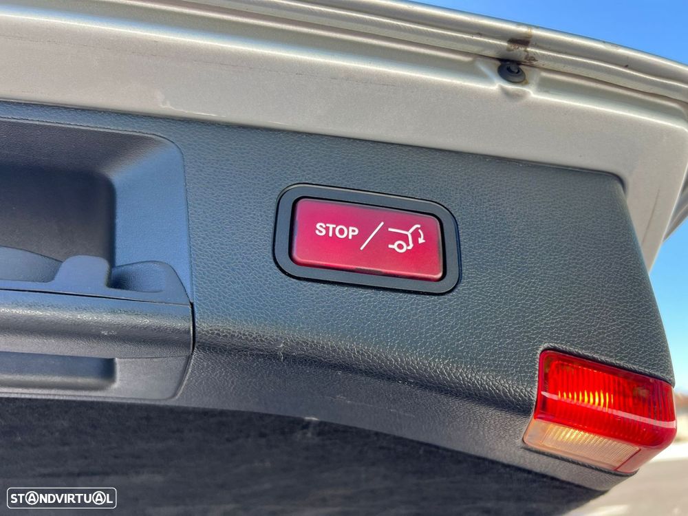 Mercedes-Benz E 300 Bluetec Hybrid Avantgarde - 31