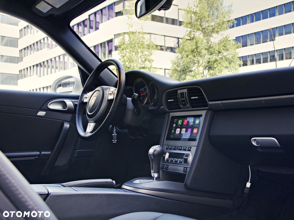 Porsche 911 Carrera 4 Tiptronic S - 15