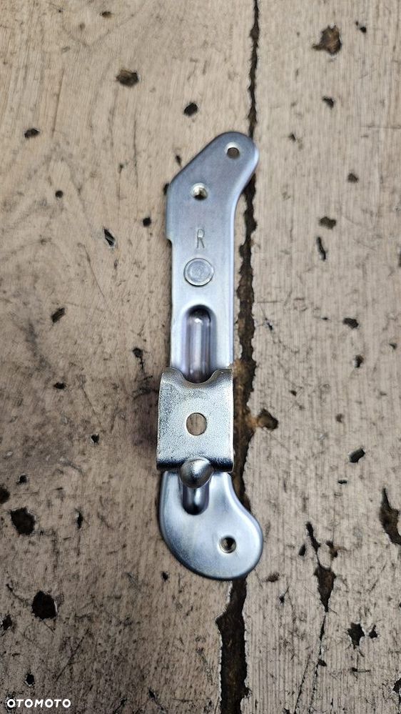 Oryginalny wspornik reflektora Suzuki RF600 RF900  94418-21E00 - 3