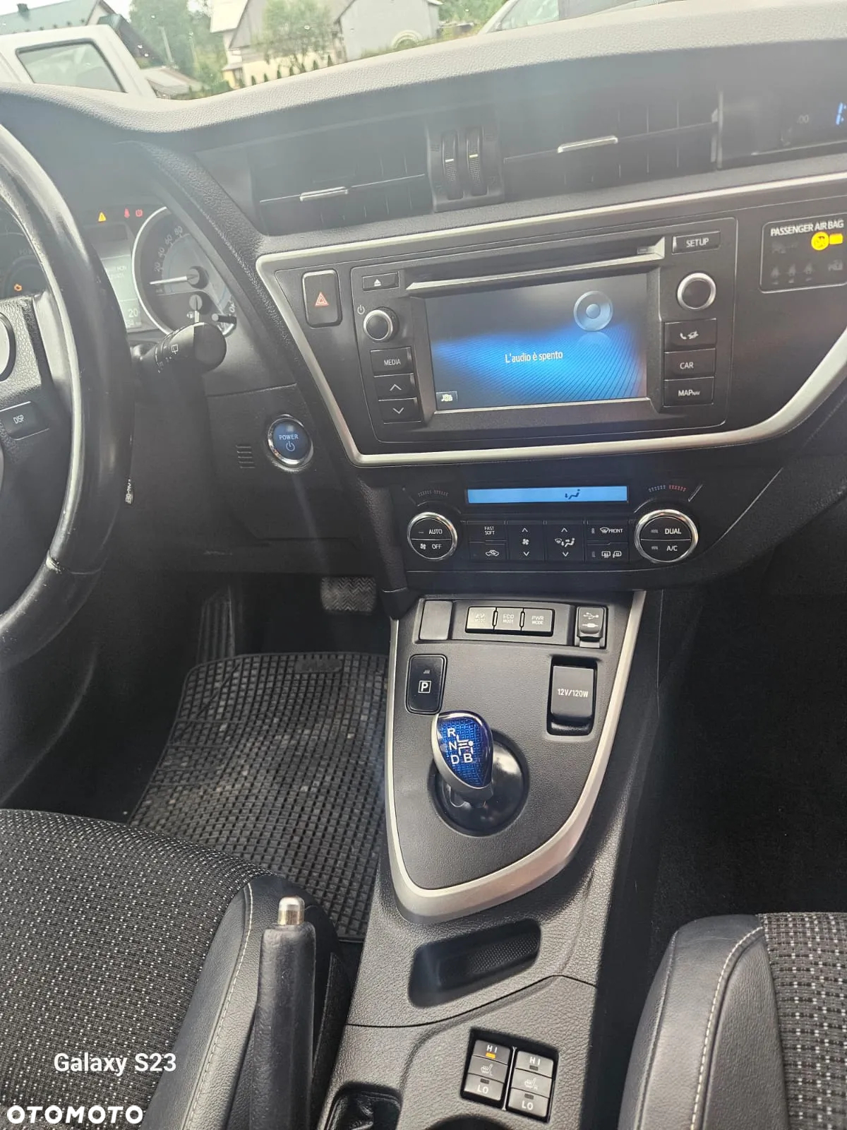 Toyota Auris - 13