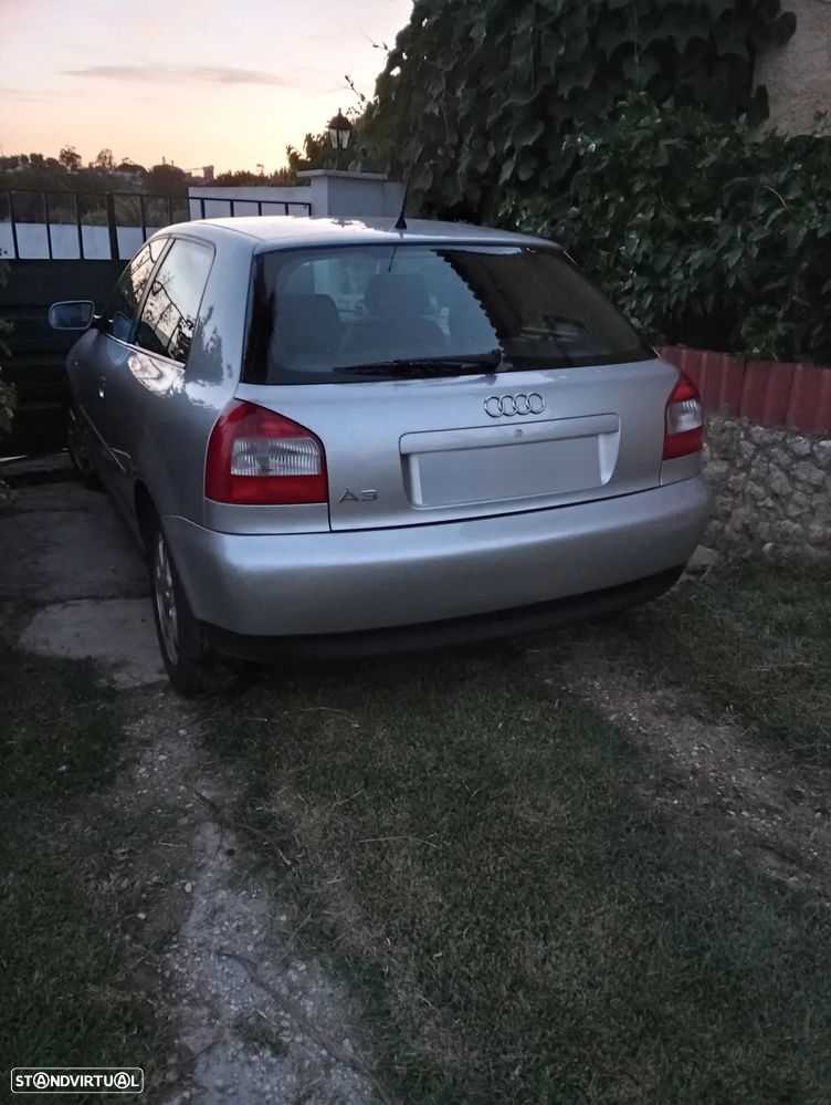 Audi A3 1.6 Attraction - 1