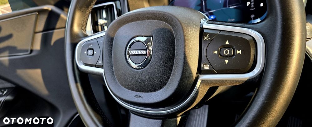 Volvo XC 60 B4 D Ultimate Dark - 19