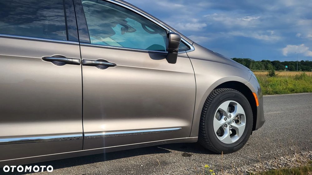 Chrysler Pacifica - 7