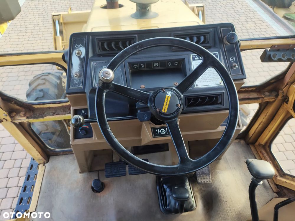 Caterpillar 428B , KOPARKO-ŁADOWARKA  , NOWE OPONY , Z FIRMY PAŃSTWOWEJ , STAN SUPER - 30