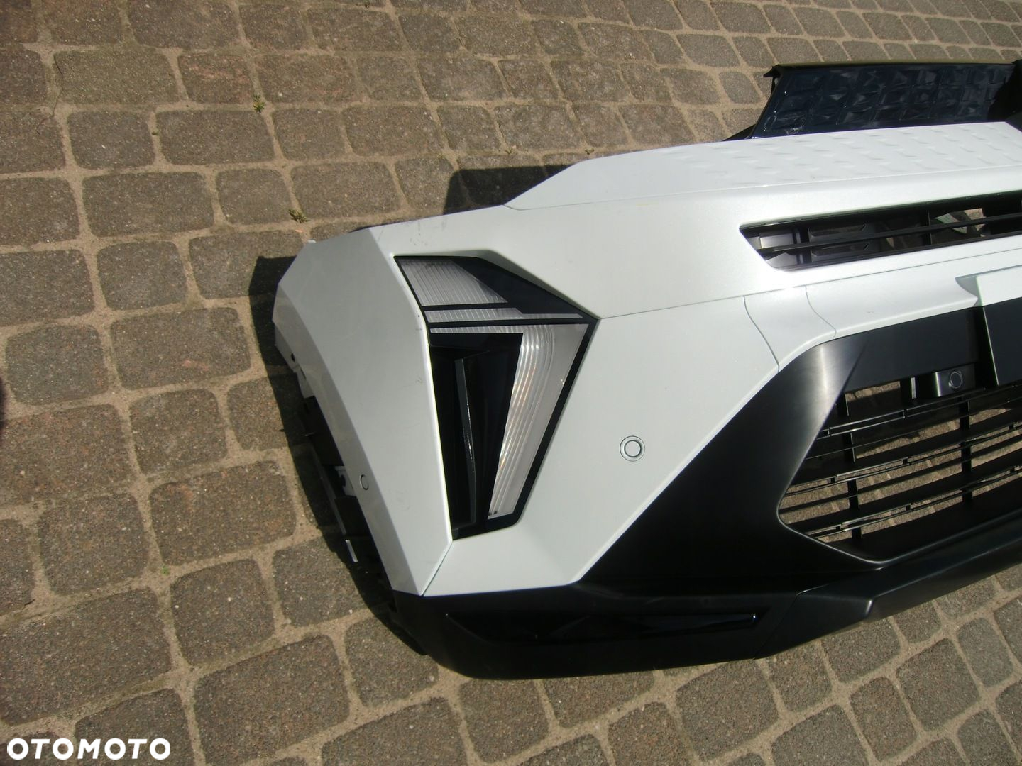 ZDERZAK RENAULT CAPTUR II E TECH 6XPDC - 3