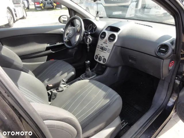 Opel Corsa 1.2 16V Cosmo - 16