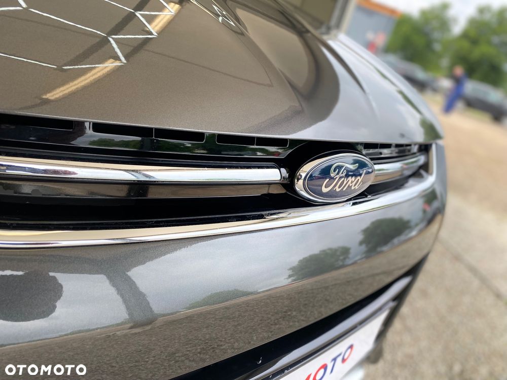 Ford Kuga 1.5 EcoBoost 2x4 Titanium - 19