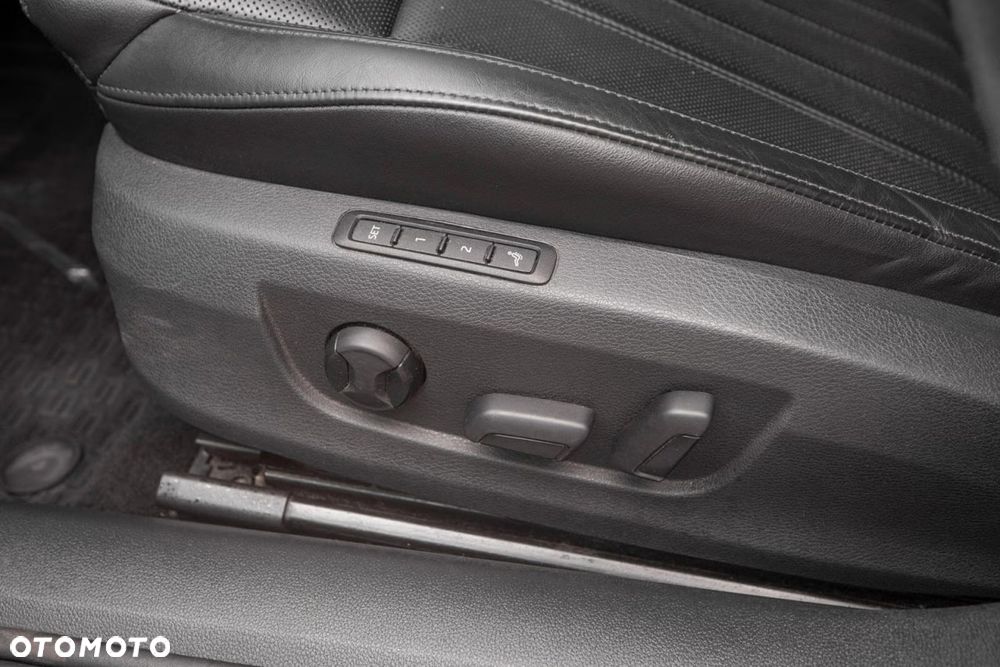 Skoda Superb 2.0 TDI 4x4 DSG L&K - 23