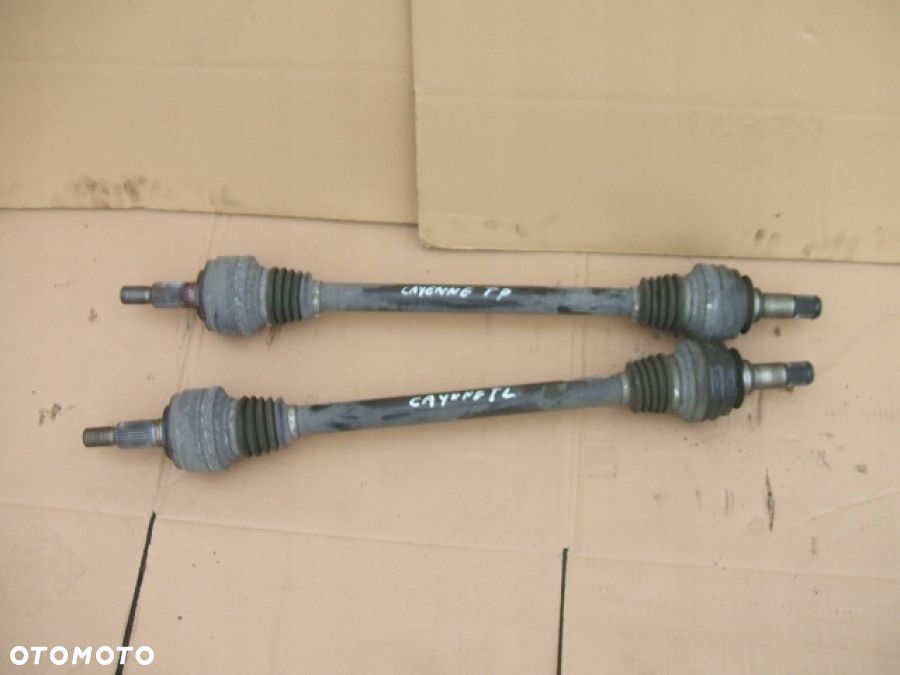 CAYENNE 3.0D PÓŁOŚ prawa lewa tył 7P0501201G 201C