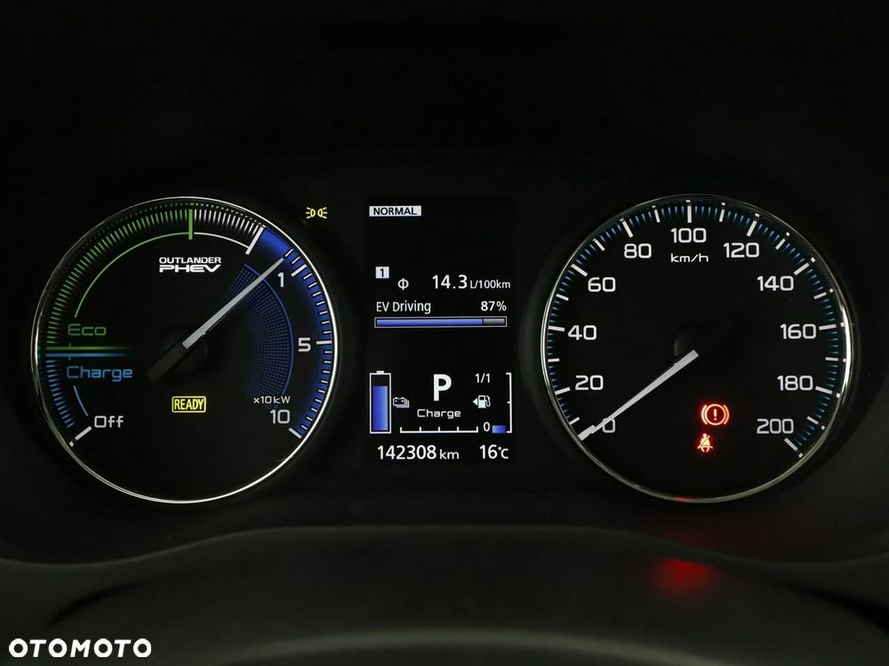 Mitsubishi Outlander 2.4 4WD Top - 23